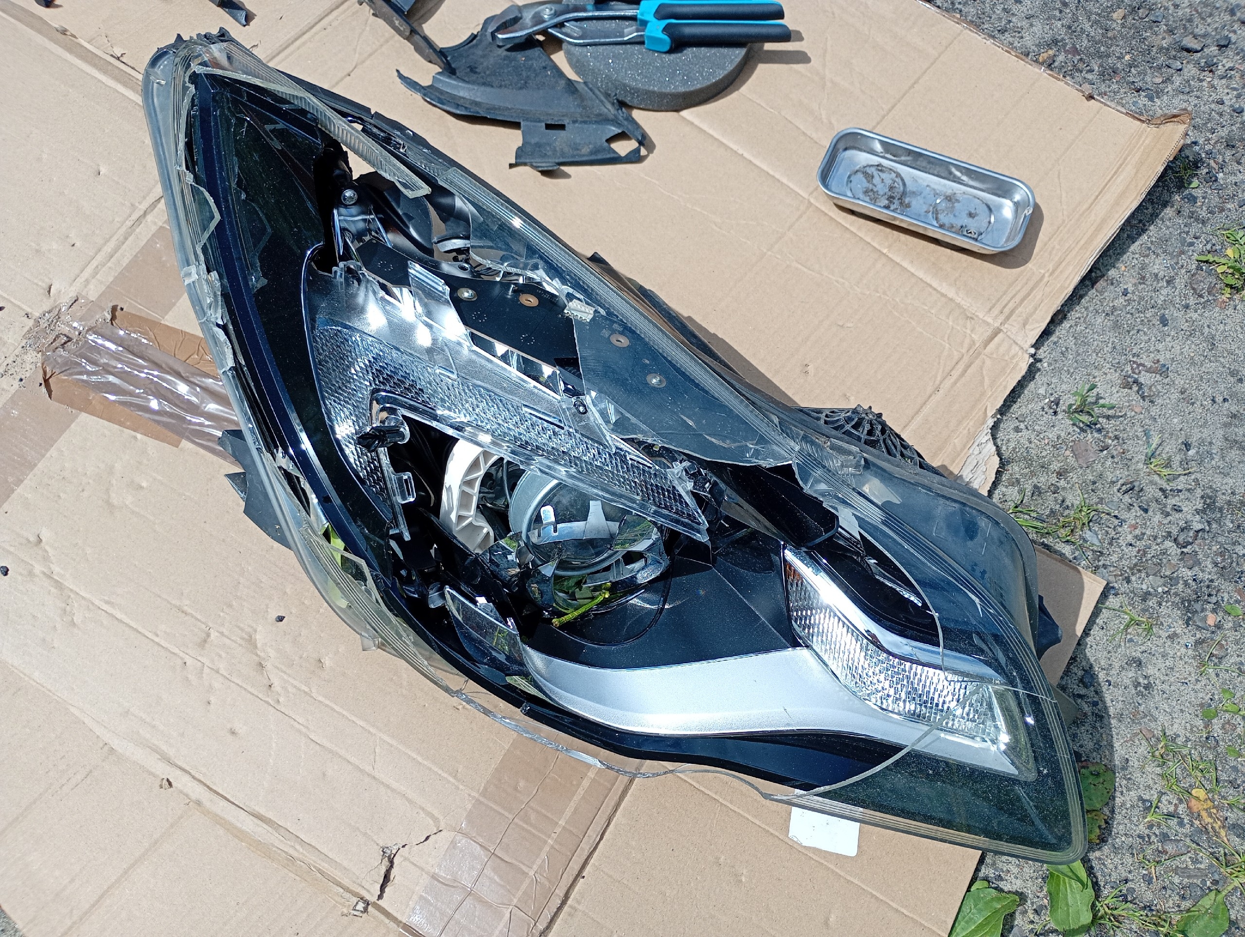ФАРА ПРАВА 1EL011165-12 13409907RH INSIGNIA A РЕСТАЙЛ 2014 HIR2 ХОДОВІ ВОГНІ ДХВ LED (СВІТЛОДІОД) 