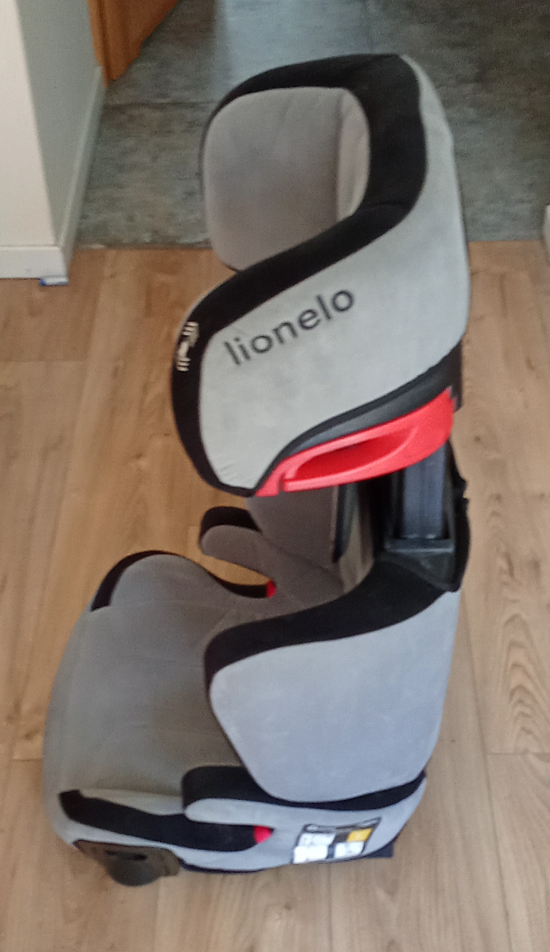 КРІСЛО АВТО LIONELO HUGO 100 -150 CM 