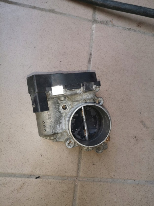 ДРОСЕЛЬНА ЗАСЛІНКА VW ПАСАТ B6 2.0 FSI 06F133062B A2C53079712 