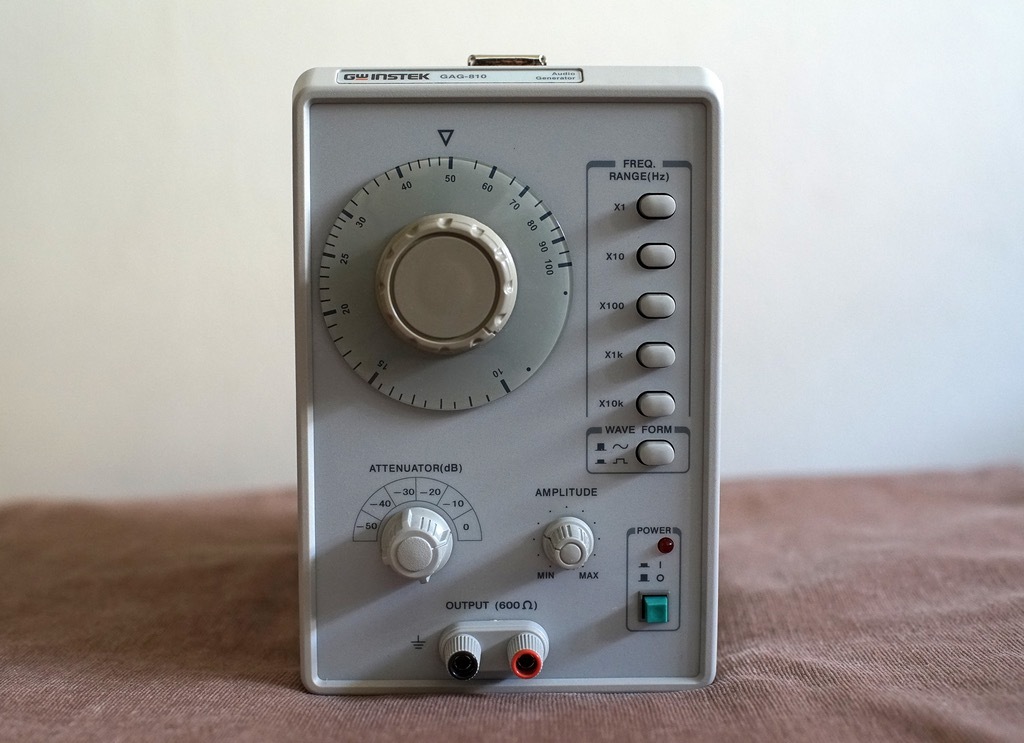 Generator Audio GW Instek GAG-810 JAK NOWY | Warszawa | Licytacja na ...