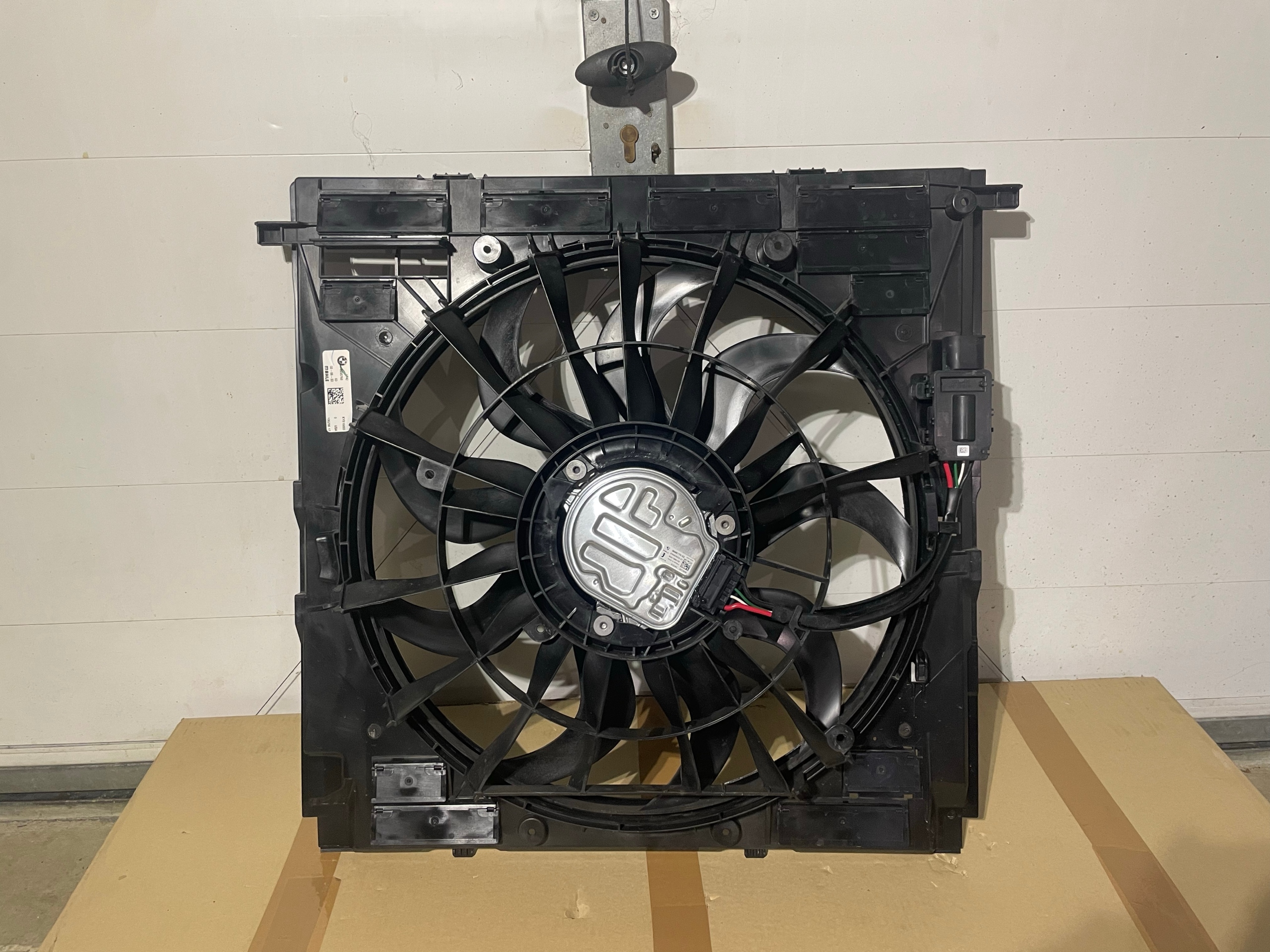 ВЕНТИЛЯТОР OEM BMW X5 G05 X6 G06 G07 500W 8655762 