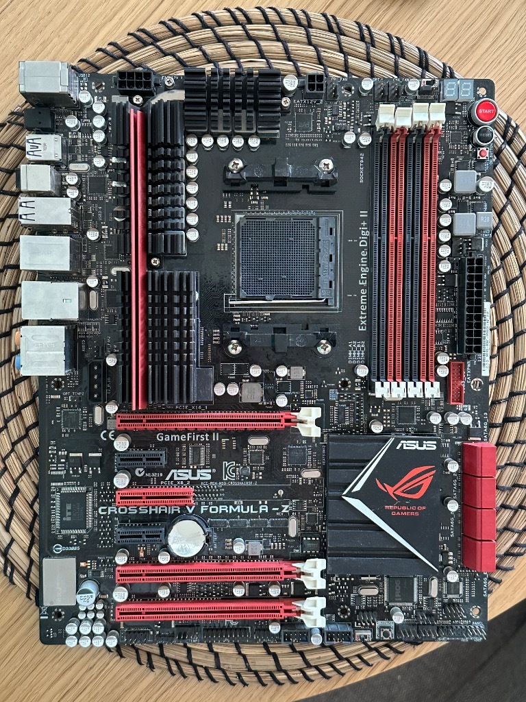 ASUS ROG Crosshair V FormulaZ AM3+ 990FX Overclocking Crossfire SLI ...