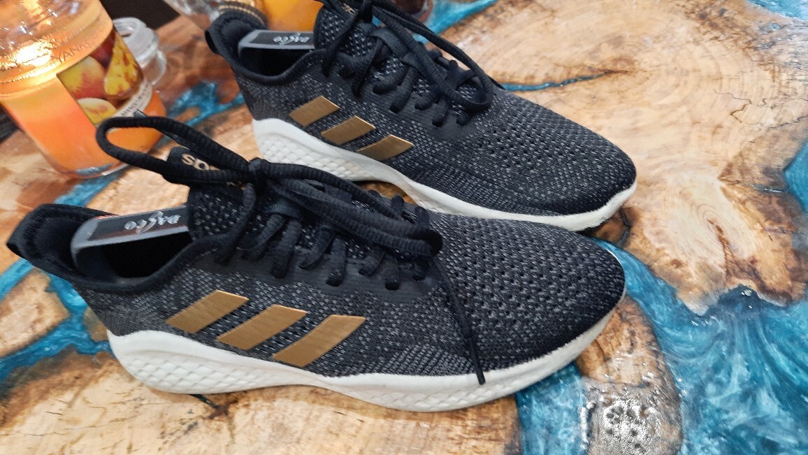 Adidas top modelo bounce