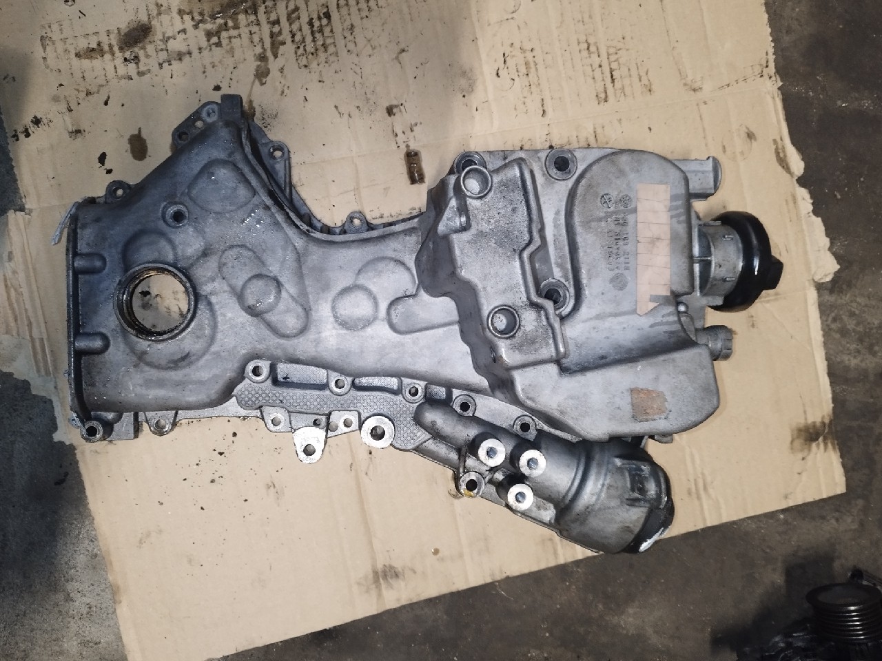 КРИШКА КОРПУС РОСПОДІЛЬНИКА VW 1.4 TSI BMY 03C109211N 