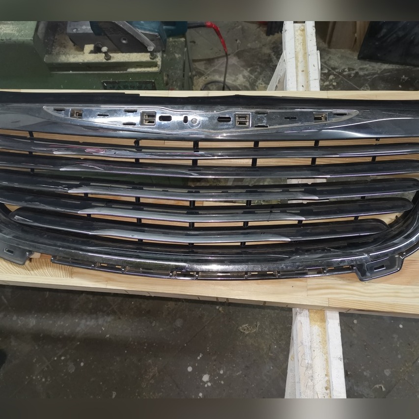 GRILL ATRAPA Chrysler voyager,town & country 2011 Kup