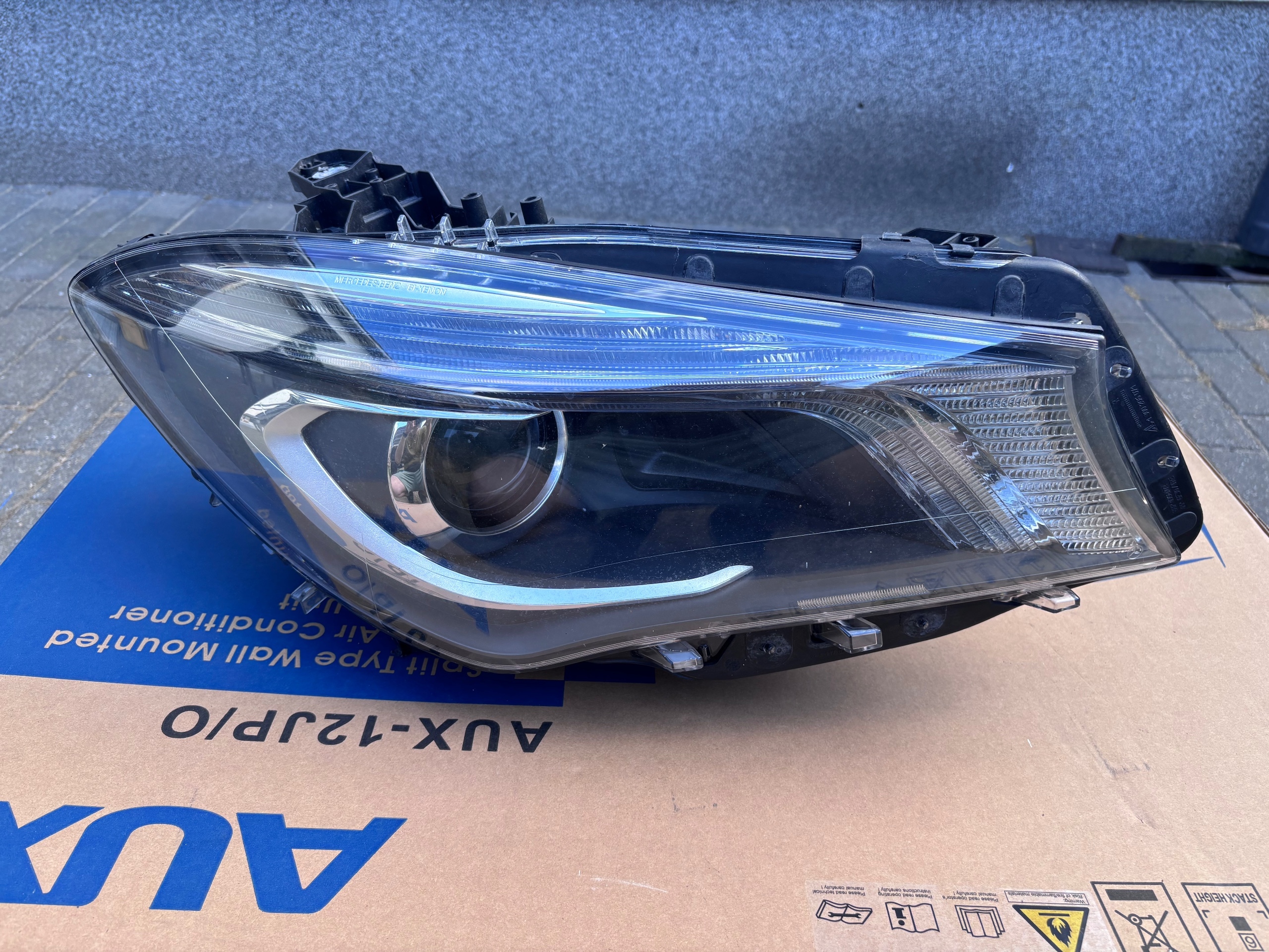 ФАРА ПЕРЕДНЯ ПРАВА BI-XENON MERCEDES CLA A1179066400 