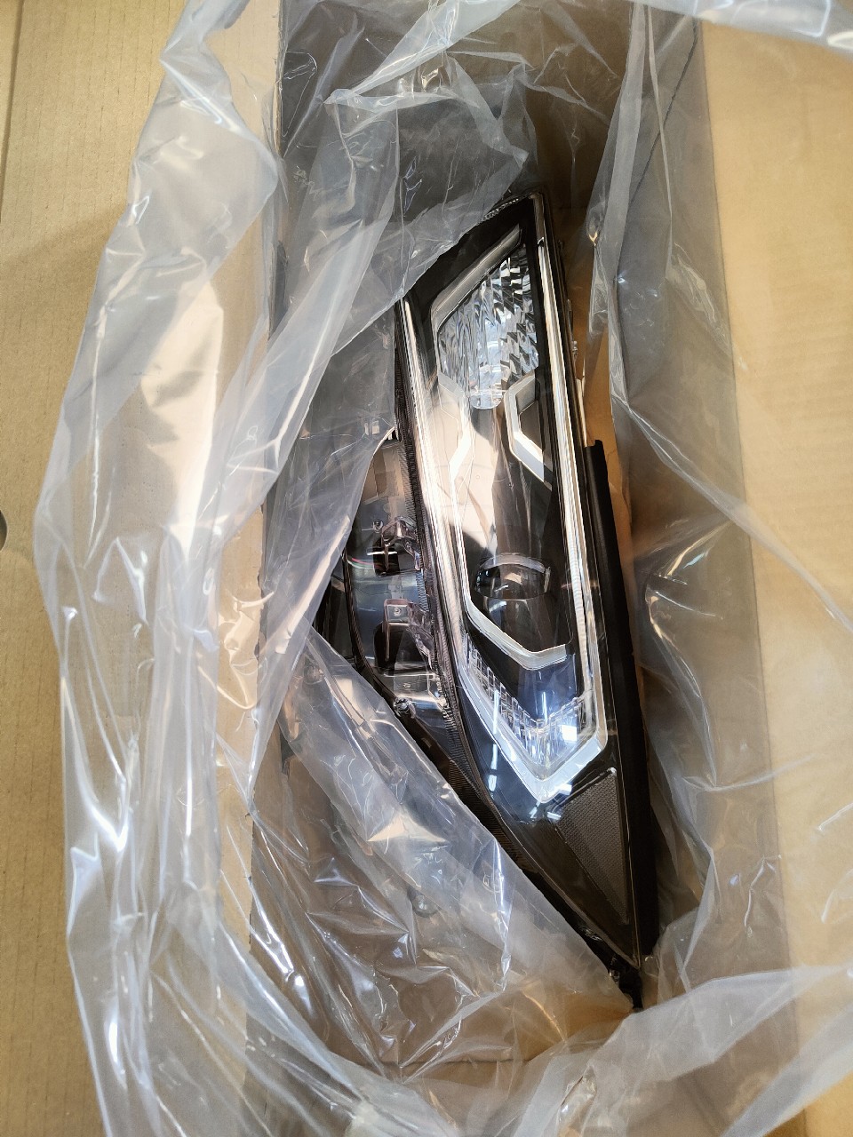 ФАРА ЛІВА ФАРА ЛІВИЙ ПОВНИЙ LED (СВІТЛОДІОД) TOYOTA RAV4 A5 2018-2022R 8118542A30 