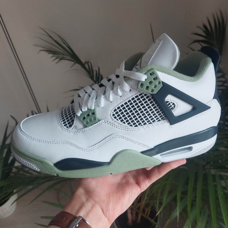 aj4