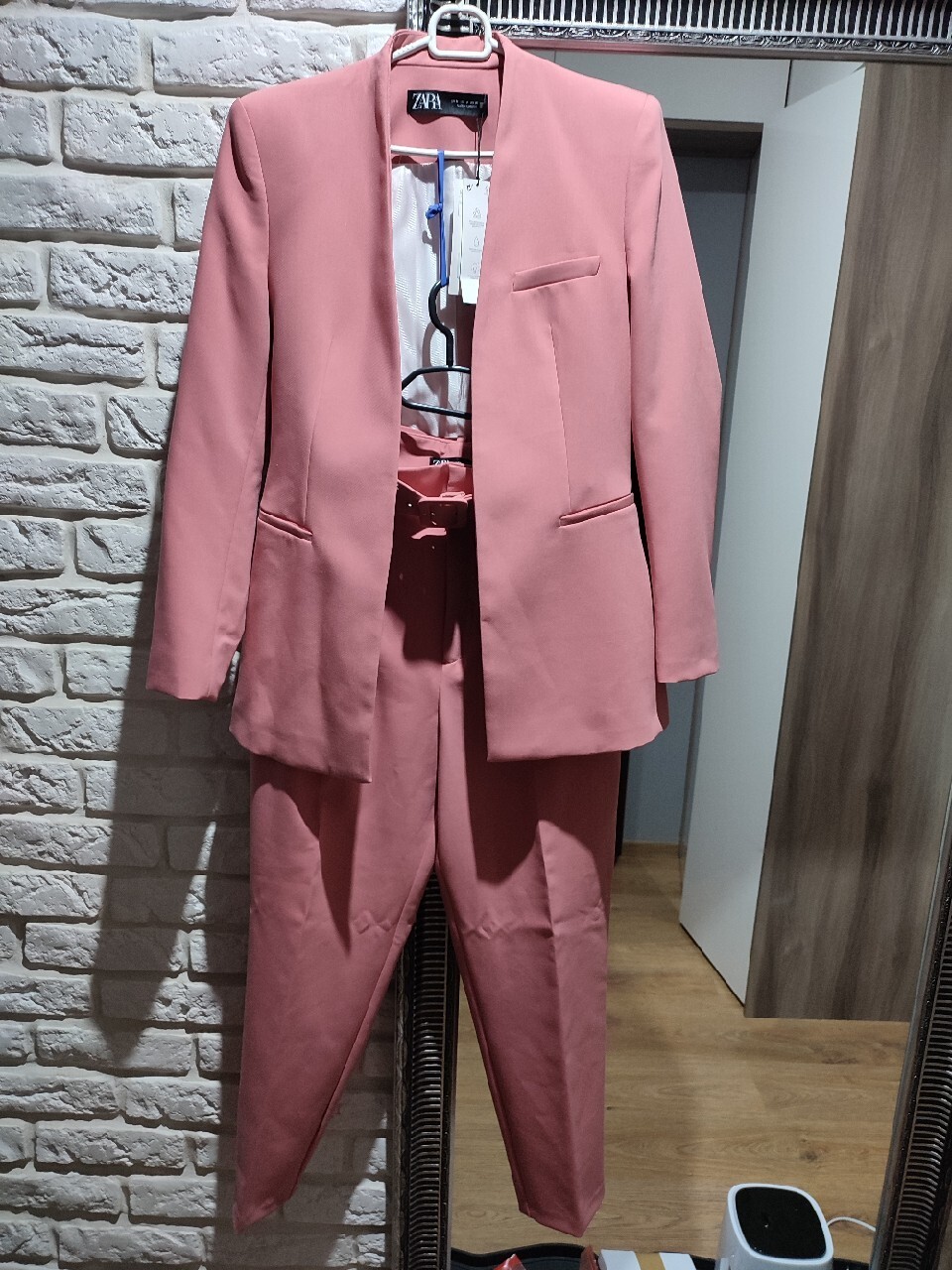 Nowy z metką garnitur damski zara 38 Gdańsk Ogłoszenie na Allegro