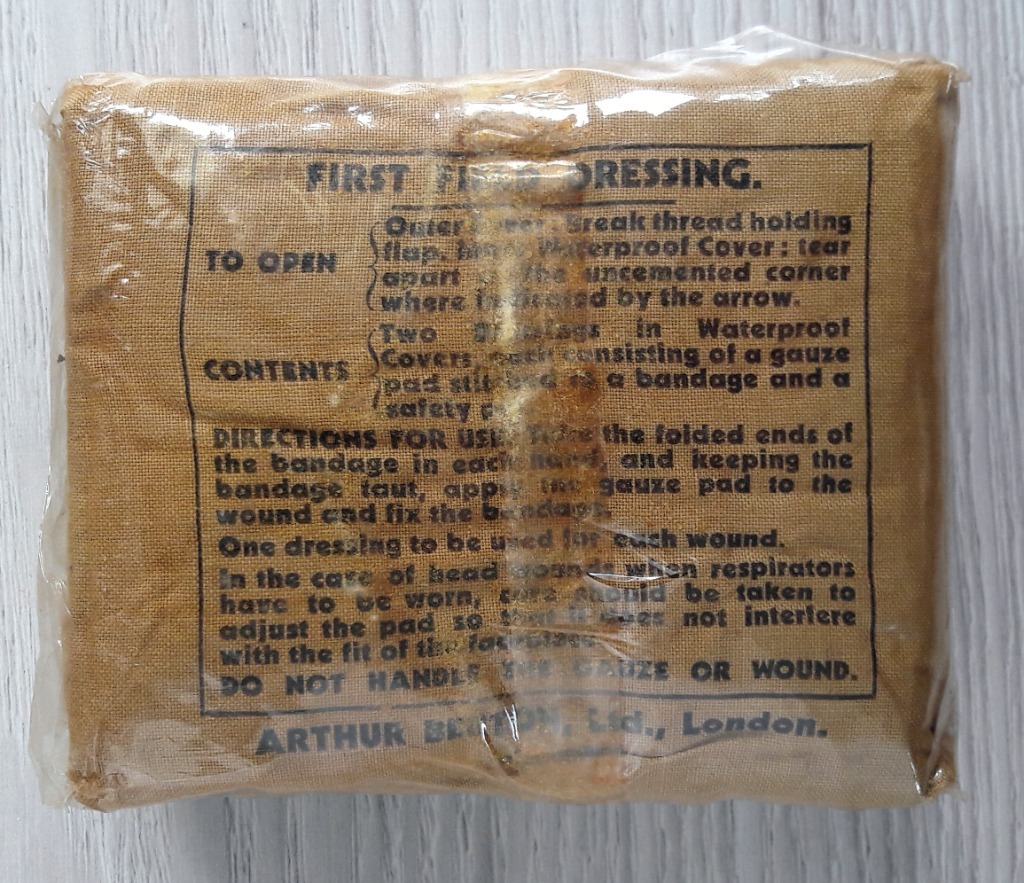 Opatrunek brytyjski First Field Dressing Łódź Licytacja na