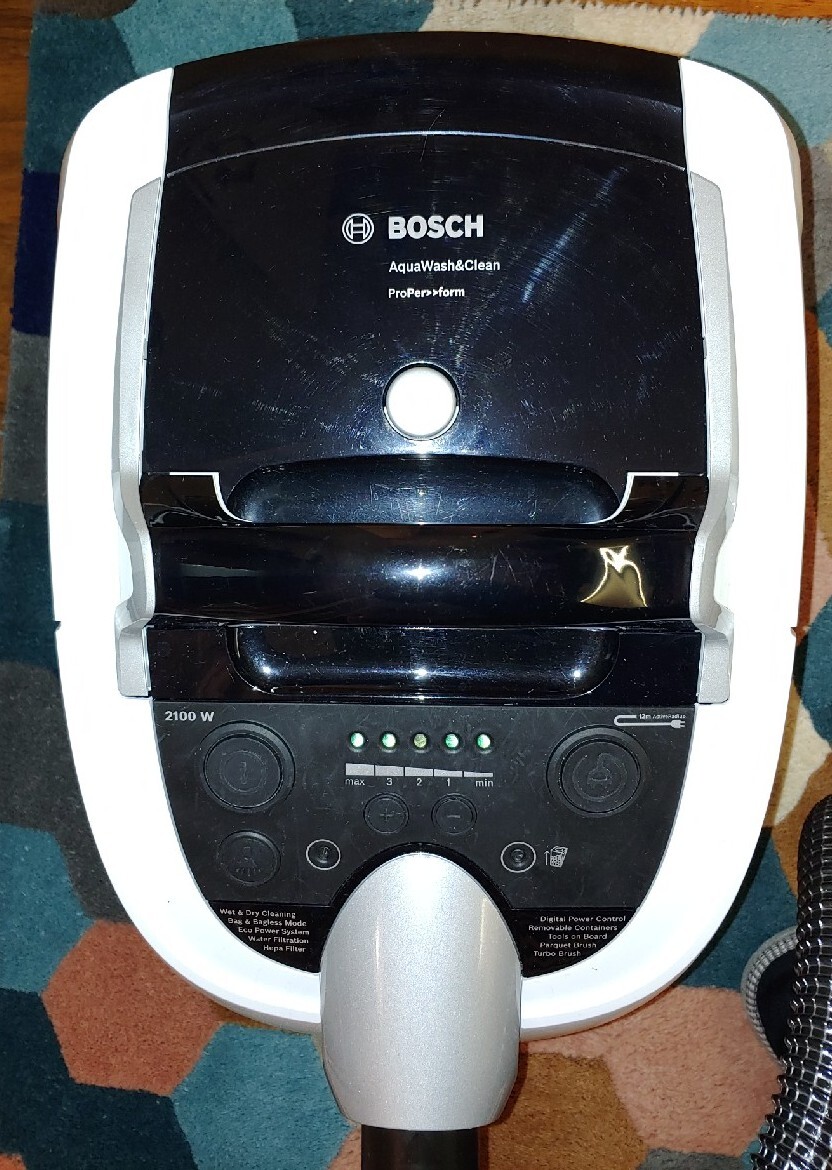 Odkurzacz Bosch AquaWash&Clean BWD421PRO 2100W | Warszawa | Kup teraz ...
