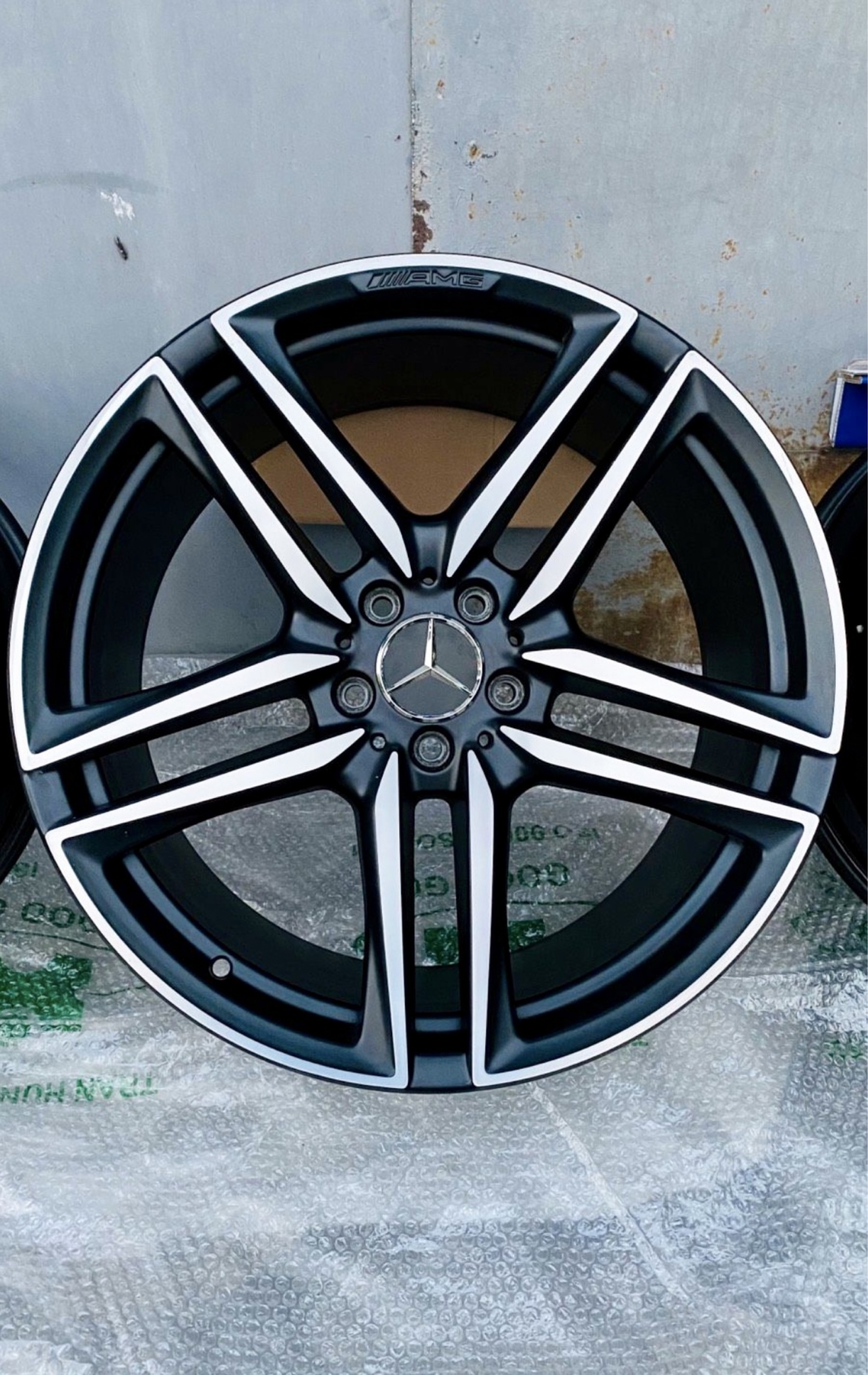 felgi-amg-20-cali-orygina-mercedesa-bogatynia-kup-teraz-na-allegro