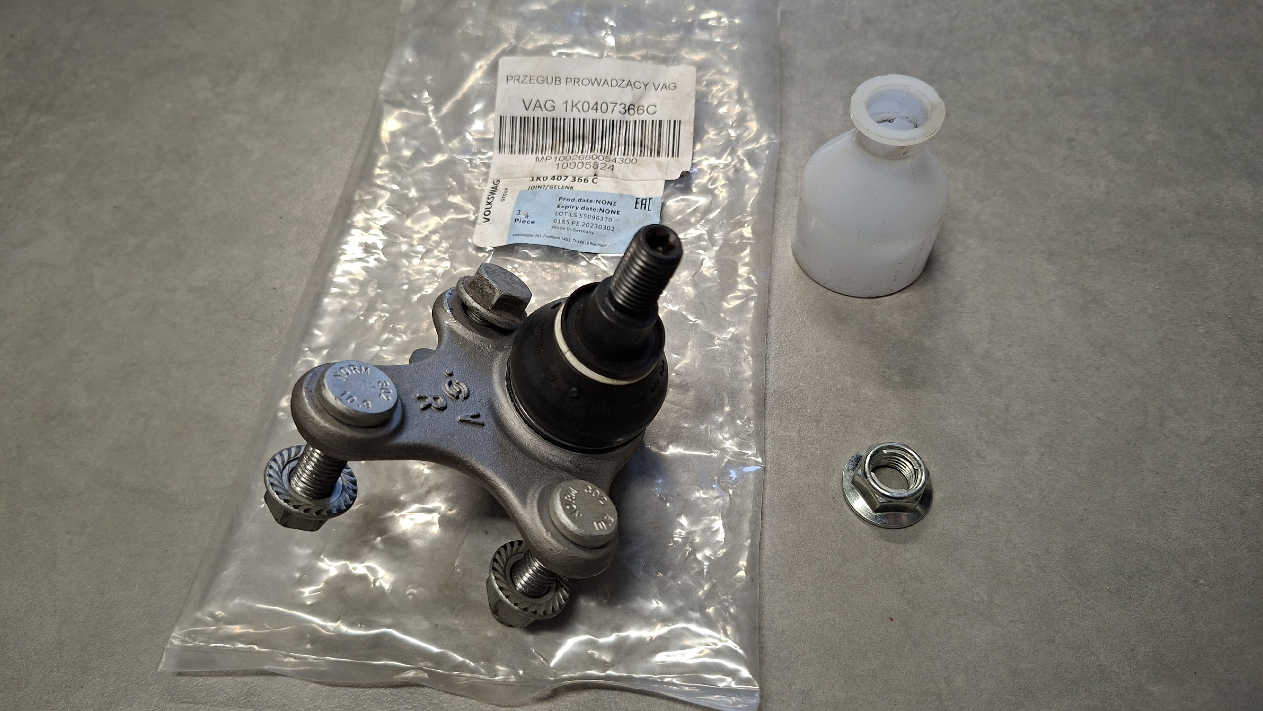 ПАЛЕЦЬ ВАЖЕЛЯ OEM ПРАВИЙ GOLF V / VI GTI 1K0407366C 