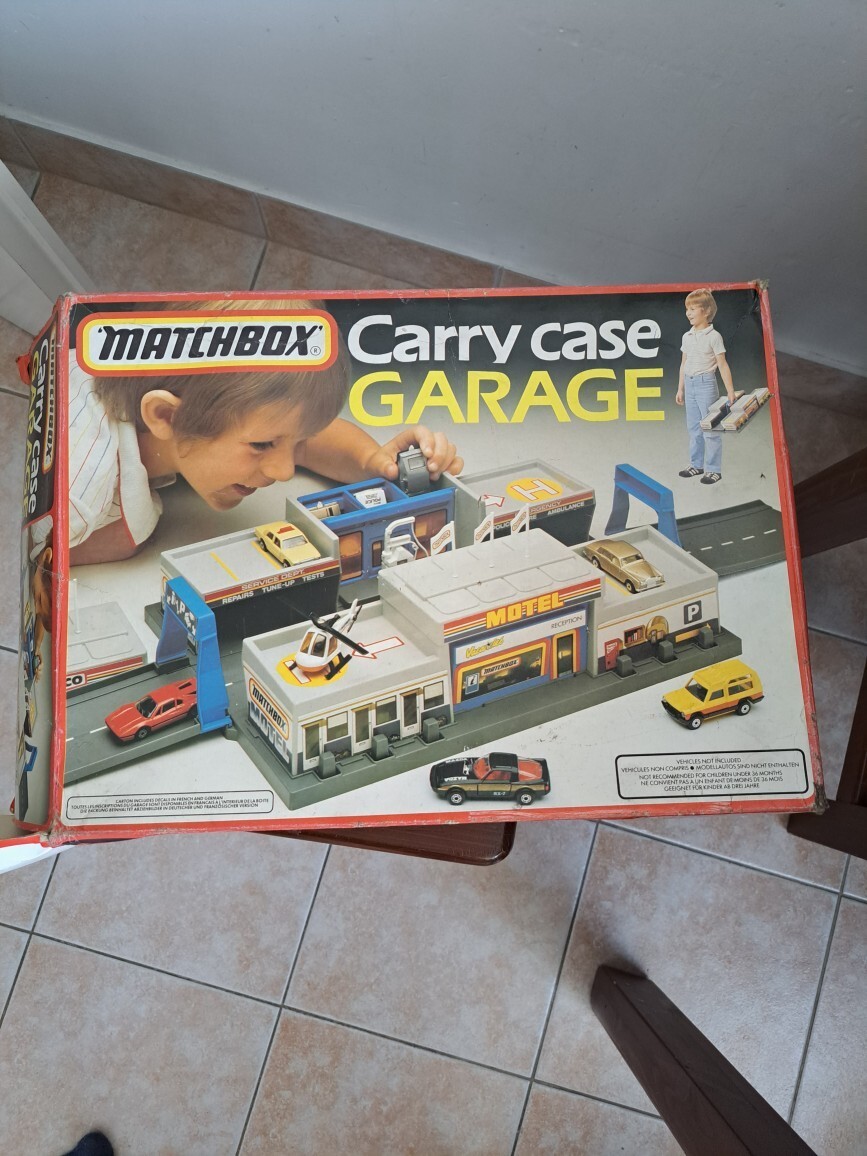 Zestaw matchbox carry case garage lata 80 CC18 Kraków Kup teraz na