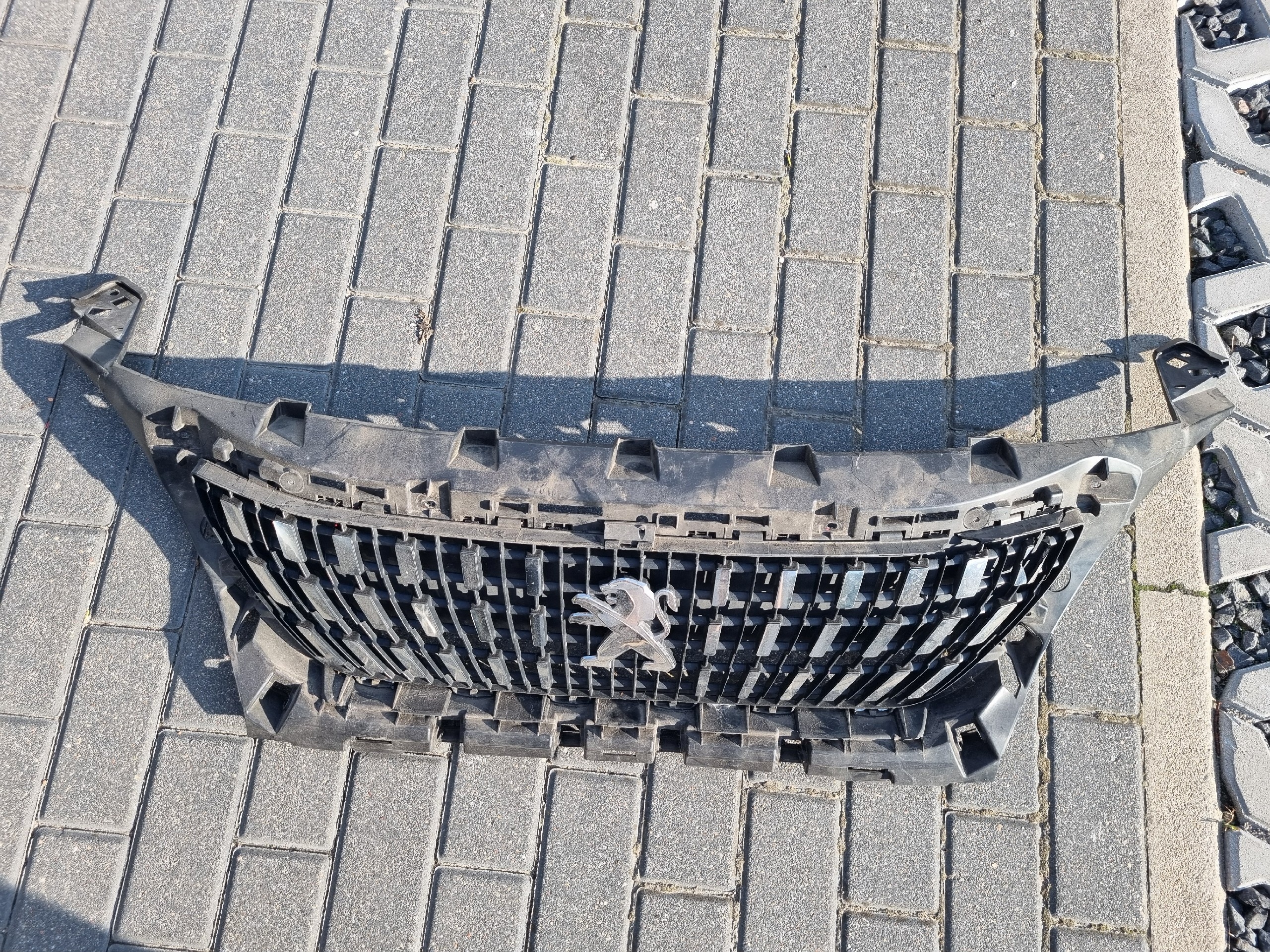 РЕШІТКА РЕШІТКА РАДІАТОРА PEUGEOT 3008 II 9814278877 