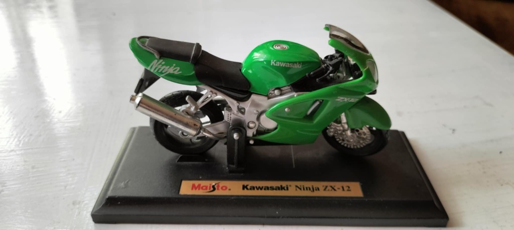 NINJA CUSTOM SPORT シルバー ミニカー Amazon | FASTLANE 1/12 KAWASAKI ZX-9R Ninja カワサキ