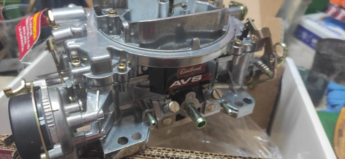 EDELBROCK 1906 НОВИЙ 650CFM AVS2 DODGE MOPAR CHEVY FORD PLYMOUTH 