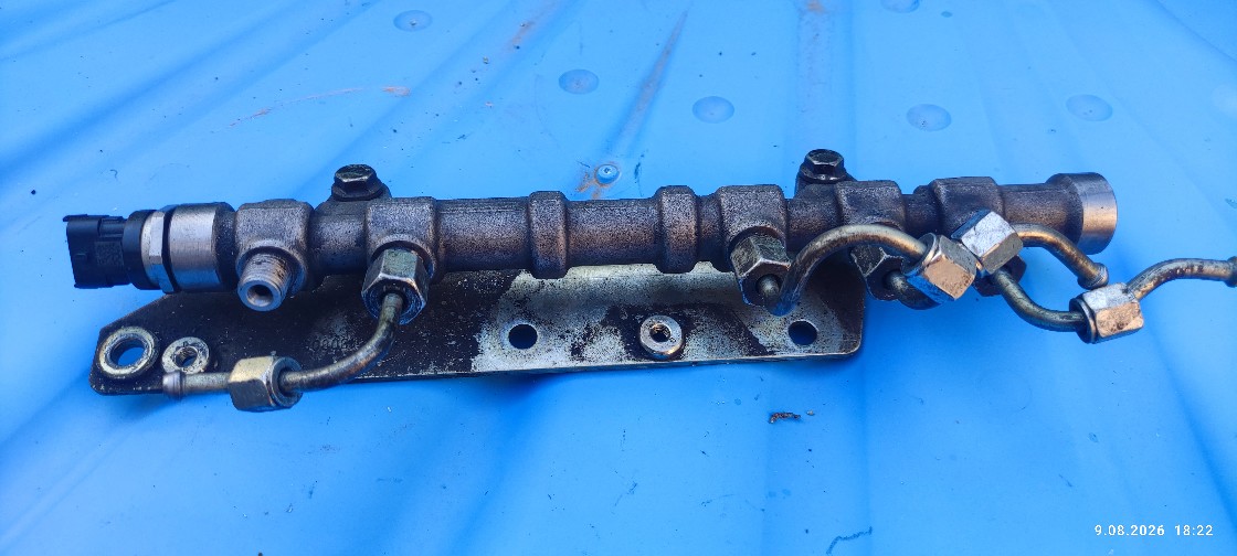 НАКЛАДКА ПАЛИВНА Z ДАТЧИКОМ 1.3 JTD CDTI BOSCH 0445214217 РОБОЧА 
