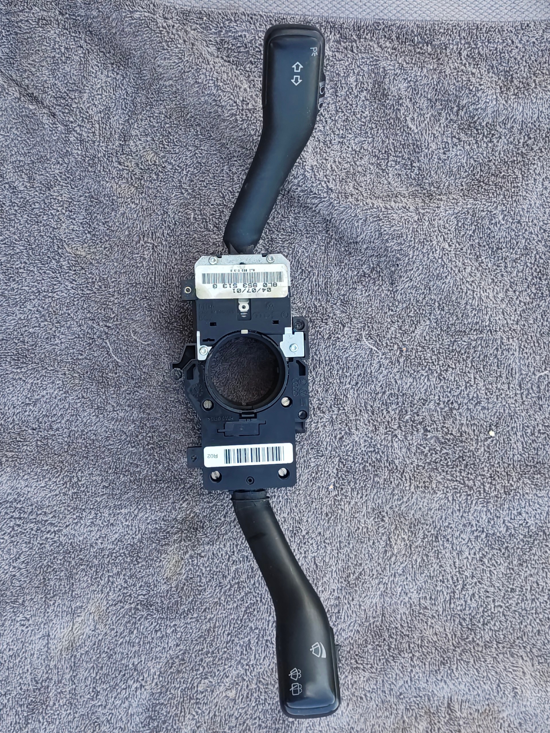ПЕРЕМИКАЧ КОМПОЗИТНИЙ VW GOLF 4 8L0953513G 