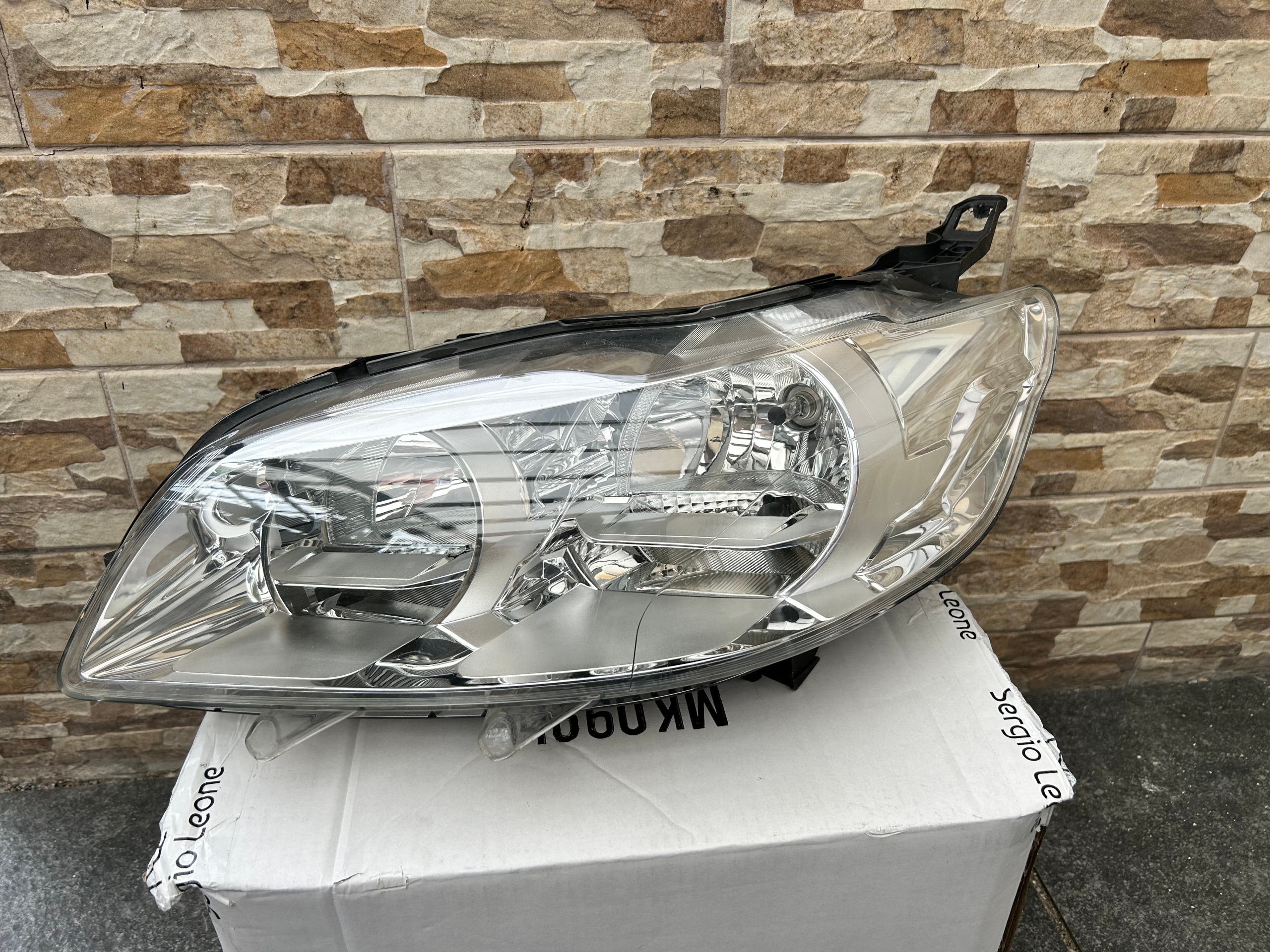 ФАРА ЛІВИЙ ПЕРІД PEUGEOT 301 ОРИГІНАЛ 9675139080 ІДЕАЛЬНА 