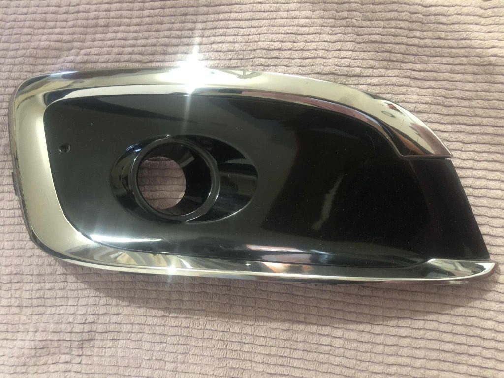 РЕШІТКА БАМПЕРА ПРАВА ПЕРІД KIA CEED 86566-A2600 