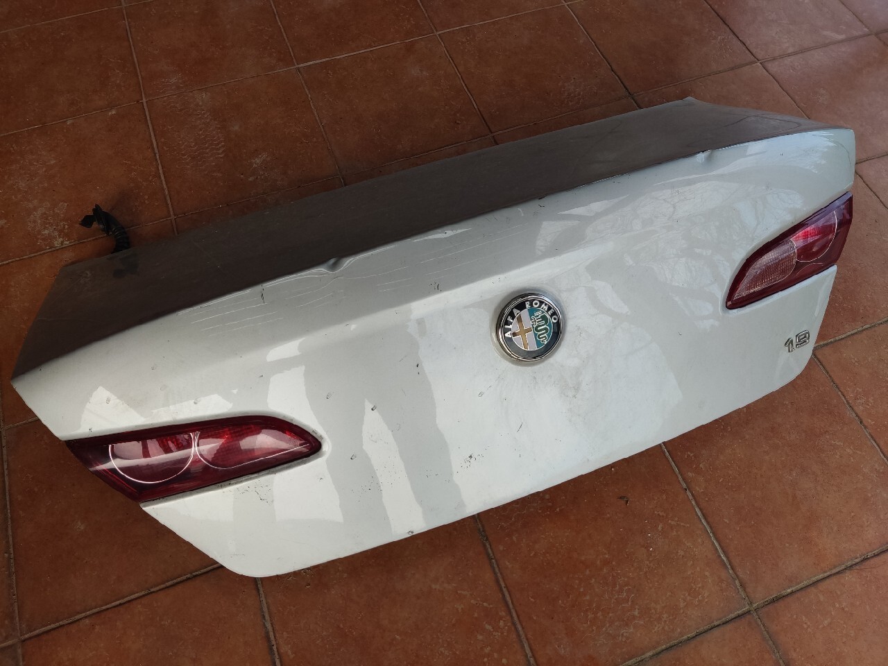 Zdjęcie oferty: Alfa Romeo 159 klapa bagażnika (lampa/lampy)
