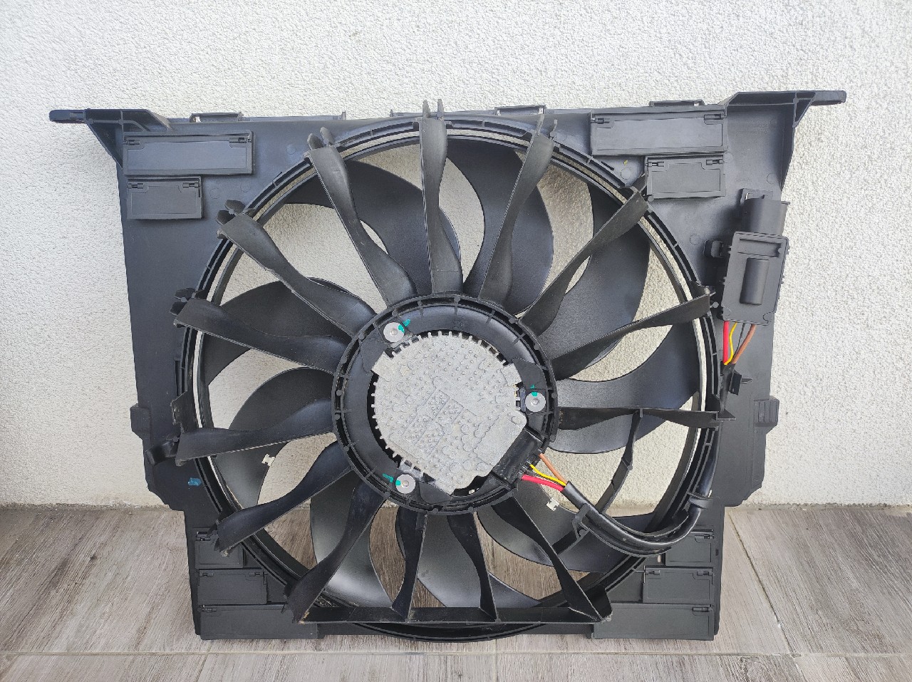 8472268 8590051 BMW G11 G12 G14 G15 G16 G30 ВЕНТИЛЯТОР РАДІАТОРІВ 