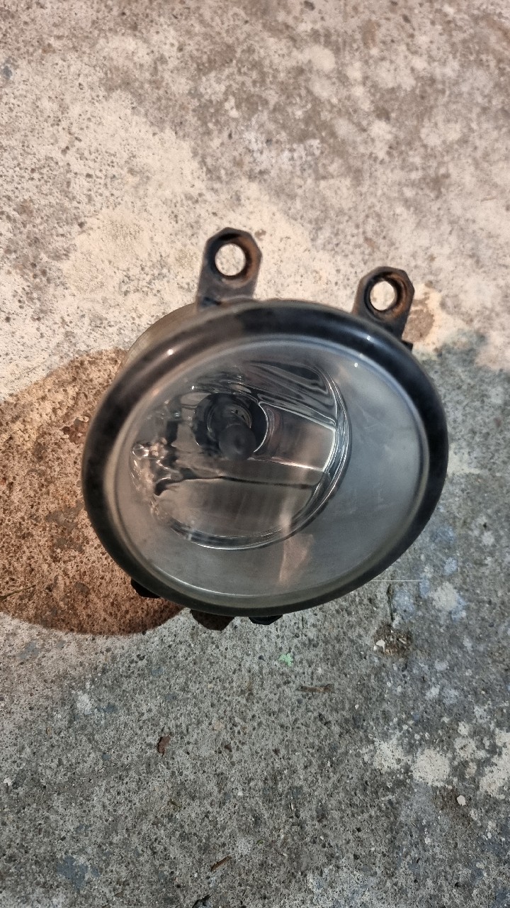 ГАЛОГЕН ПРАВИЙ ПЕРІД TOYOTA 89206401 