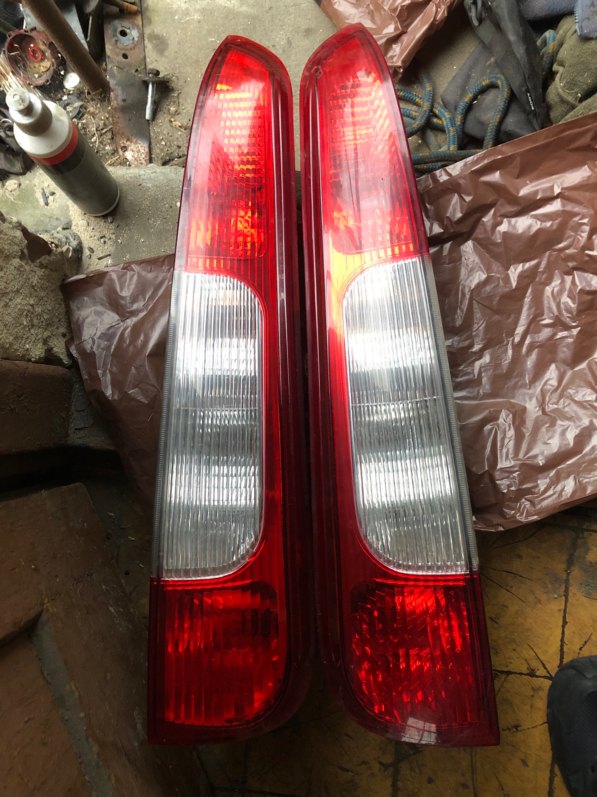 FORD C-MAX II ФАРА ЗАДНЯ 3M51-13N411-AA 