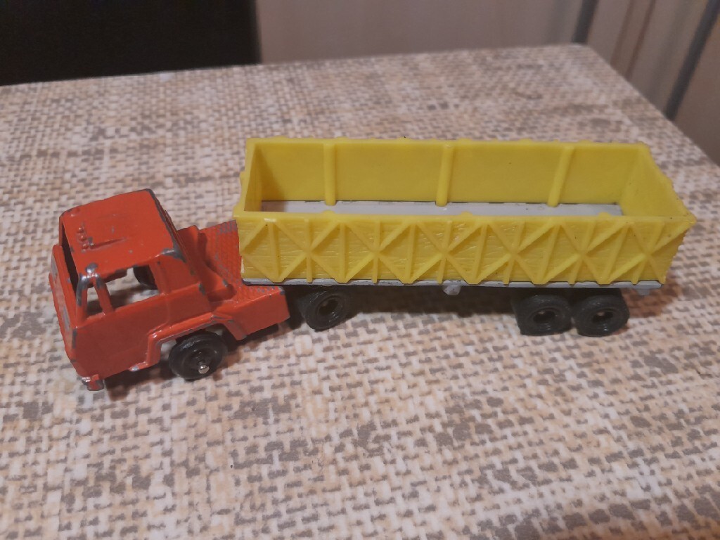 Stary resorak ,ciężarówka Marx Toys, Hong Kong Kostrzyn nad Odrą