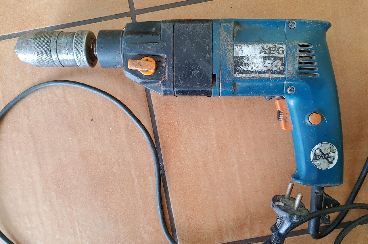 AEG KOHLEBÜRSTEN PN30M SB215N SB2600 SB2700D SB2E550 SB2E600R SB2E650RL E42