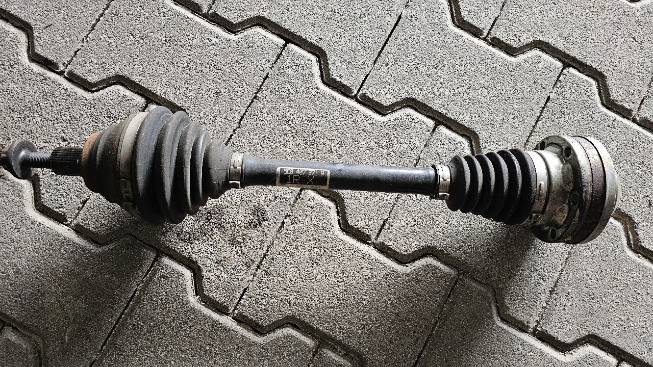 DW VW НОВИЙ BEETLE 5C НАПІВВІСЬ ЛІВА 5C0407271R 