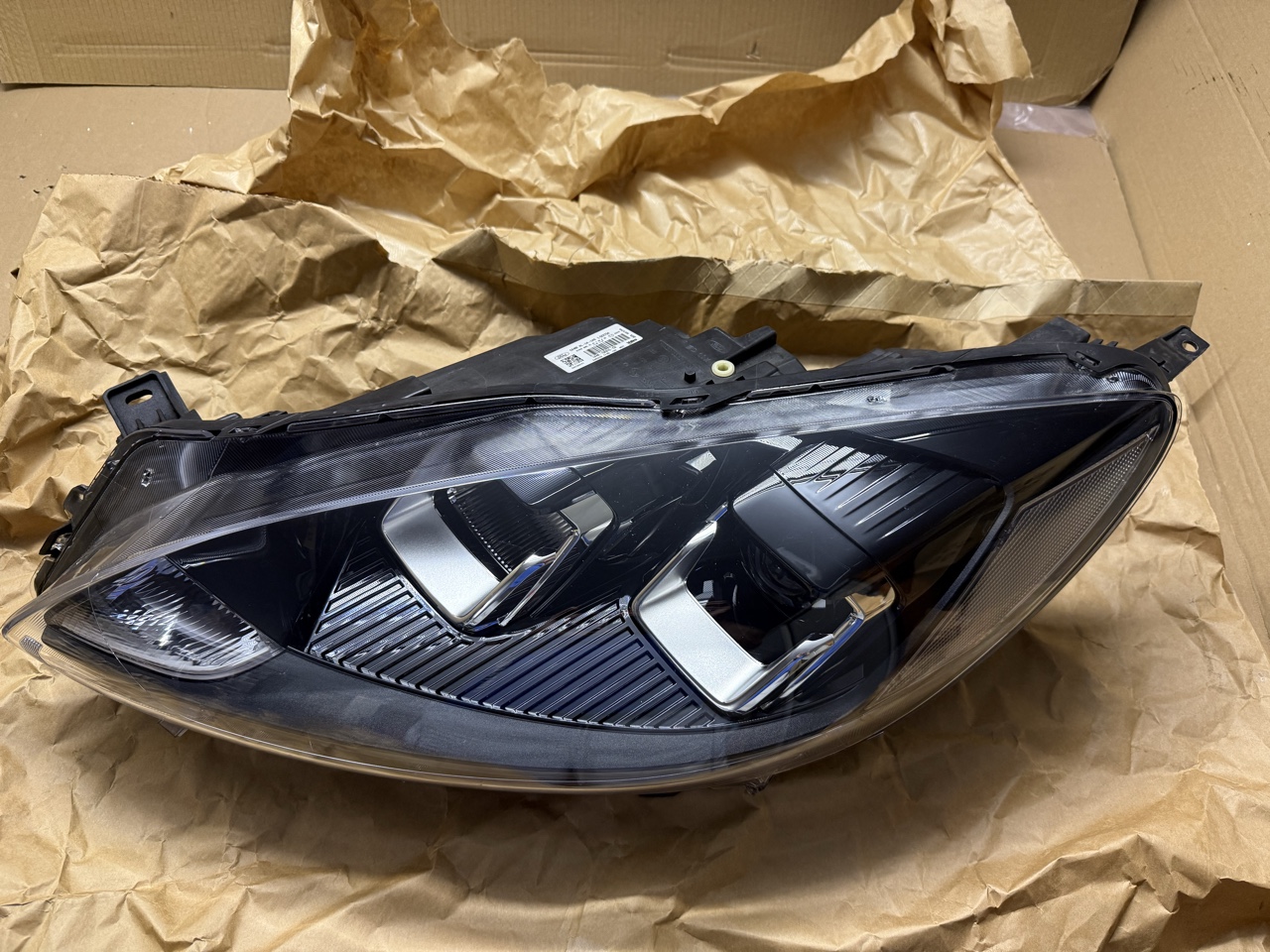 FORD KUGA MK3 ПОВНИЙ LED (СВІТЛОДІОД) ФАРА ЛІВИЙ ПЕРІД LV4B13E015CD 