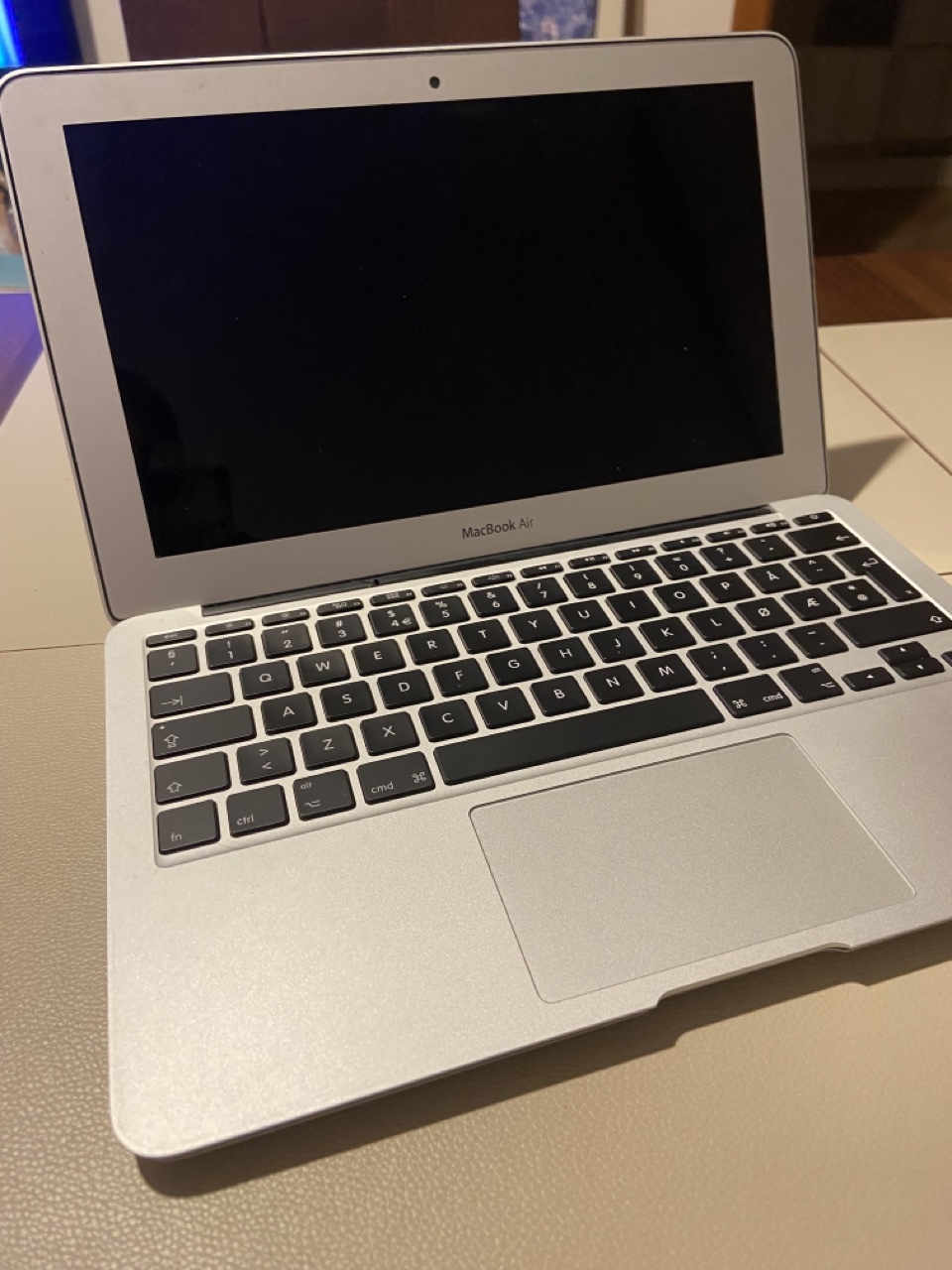 MacBook Air a1465 i5 uszkodzony startuje Elbląg Licytacja na
