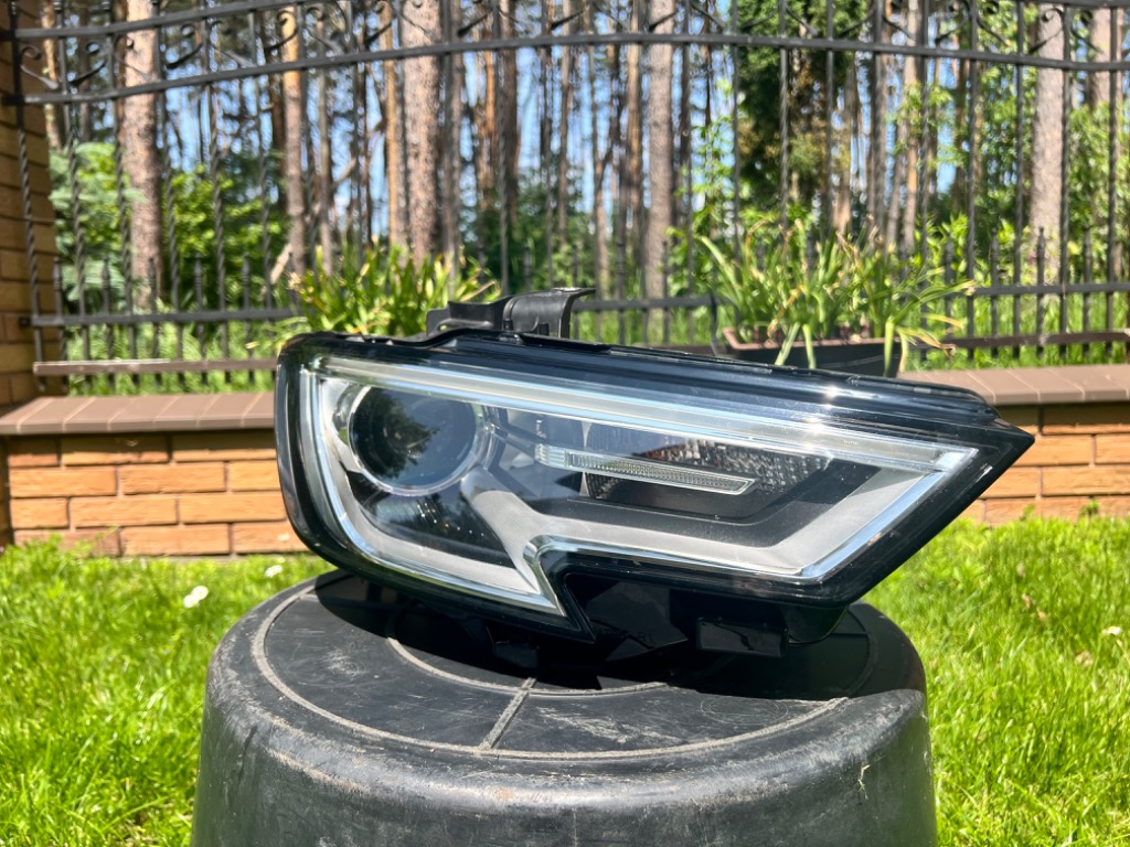ФАРА AUDI A3 16-21 8V0941006 / 8V0941044 ПРАВИЙ КСЕНОН КОМПЛЕКТ 