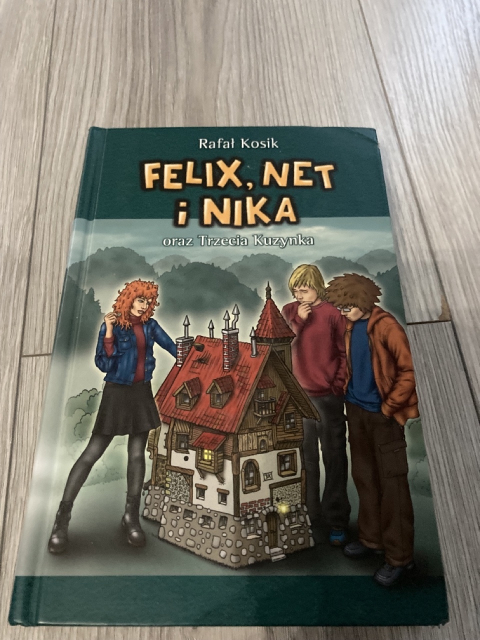 Felix Net I Nika Oraz Trzecia Kuzynka