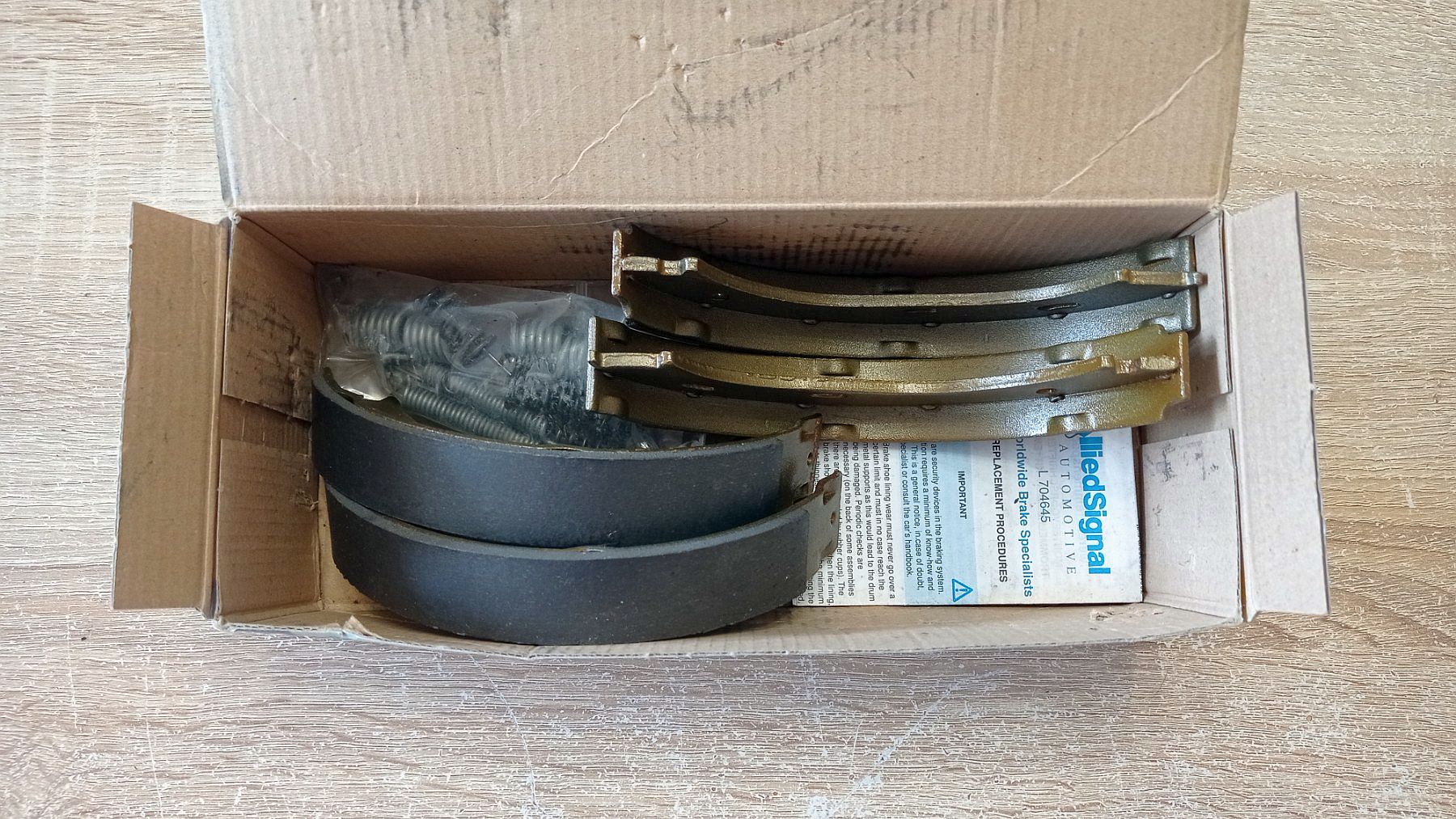 ГАЛЬМО СТОЯНКОВИЙ MERCEDES W123 W115 W114 КОМПЛЕКТ КОЛОДОК I SPREZYNEK 