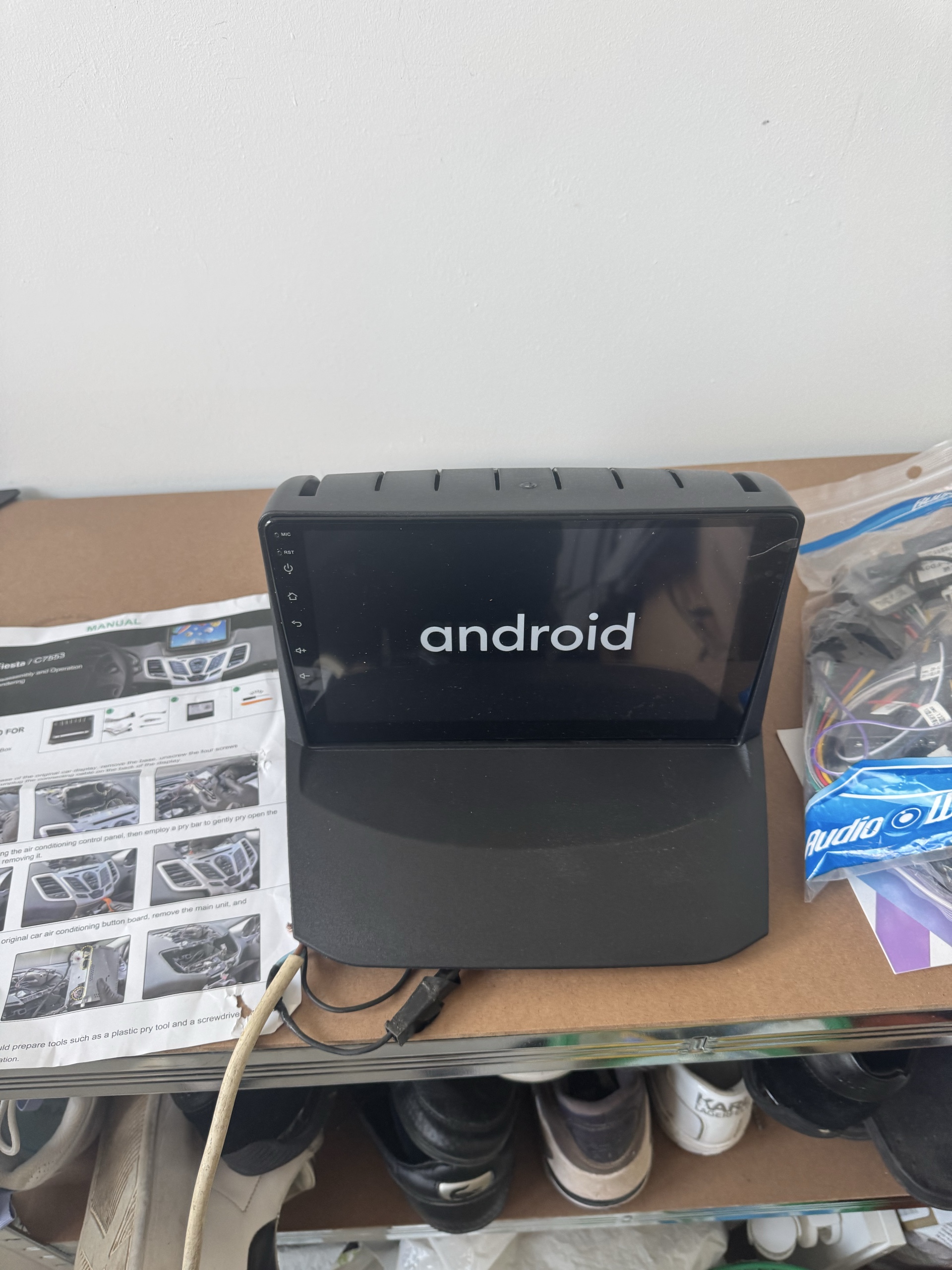 МУЛЬТИМЕДИЙНЫЙ Z SYSTEMEM ANDROID ZAPROJEKTO SPECJALNIE ДЛЯ FORD FIESTA MK7. 