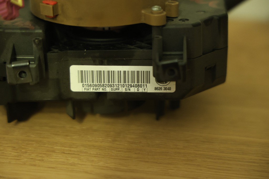 ПЕРЕМИКАЧ КОМПОЗИТНИЙ СВІТЛА Z TEMPOMATEM ALFA ROMEO 01560905820 