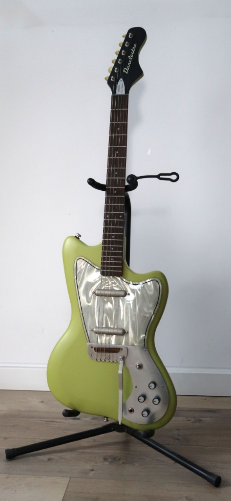 Danelectro gitara 2024