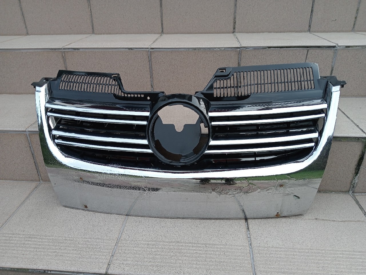 РЕШІТКА РАДІАТОРА РЕШІТКА РАДІАТОРА VW JETTA GOLF V 1K5853653 