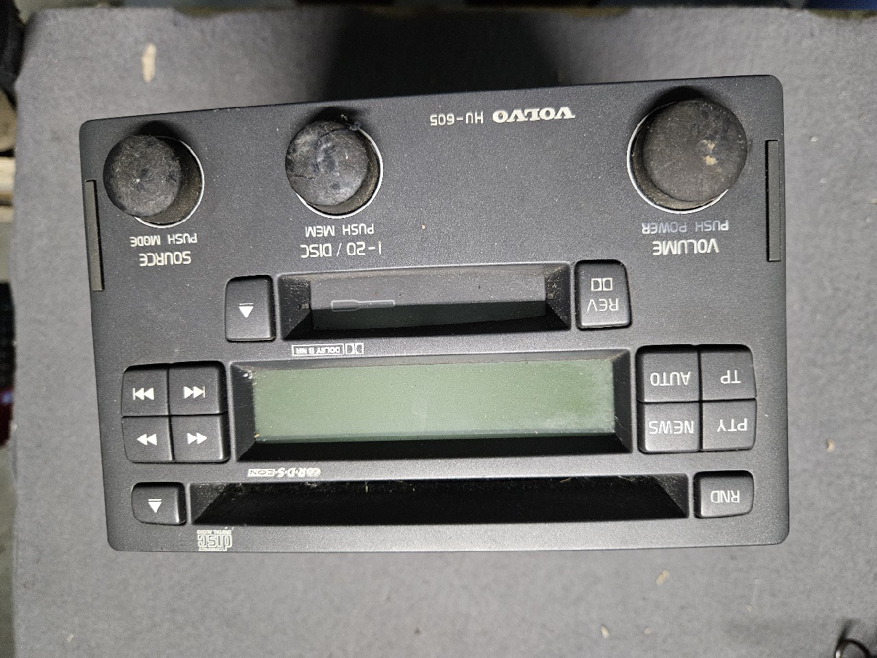 РАДІО VOLVO HU-605 
