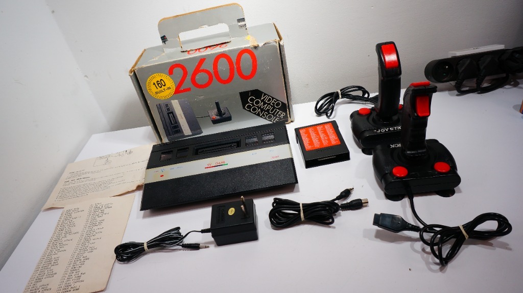Konsola Atari 2600 Bootleg 128 Wbudowanych Gier Najrzadsze Wydanie ...