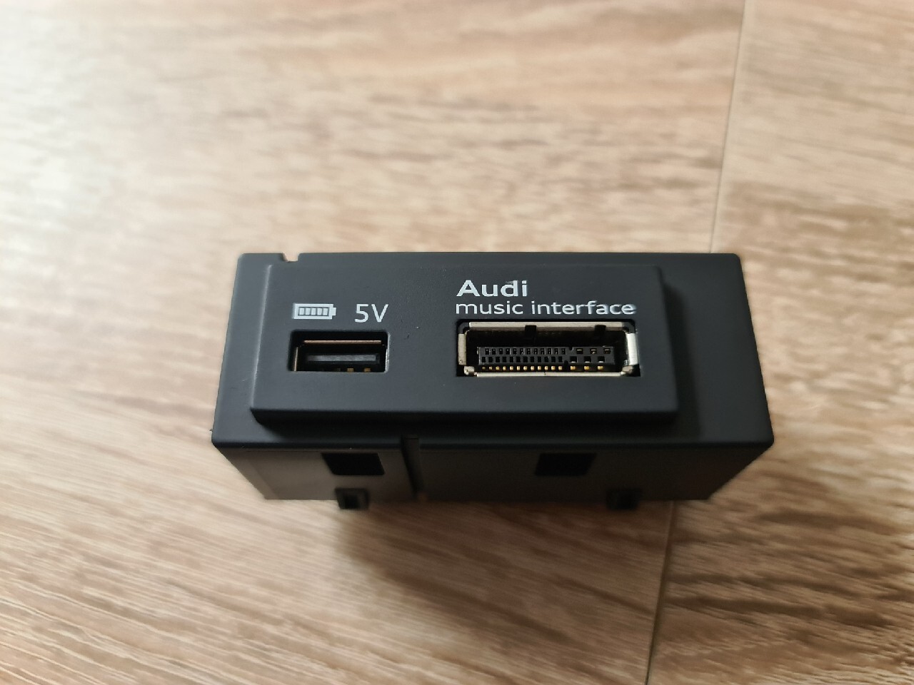 Audi Music Interface USB 8V0035736A Bielawa Kup teraz na Allegro