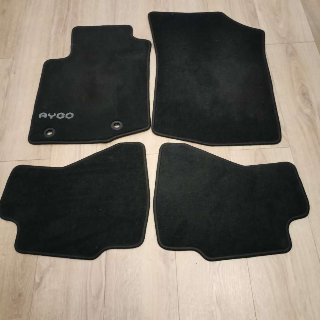 КИЛИМКИ ВЕЛЮРОВІ TOYOTA AYGO 2014-2022R. 