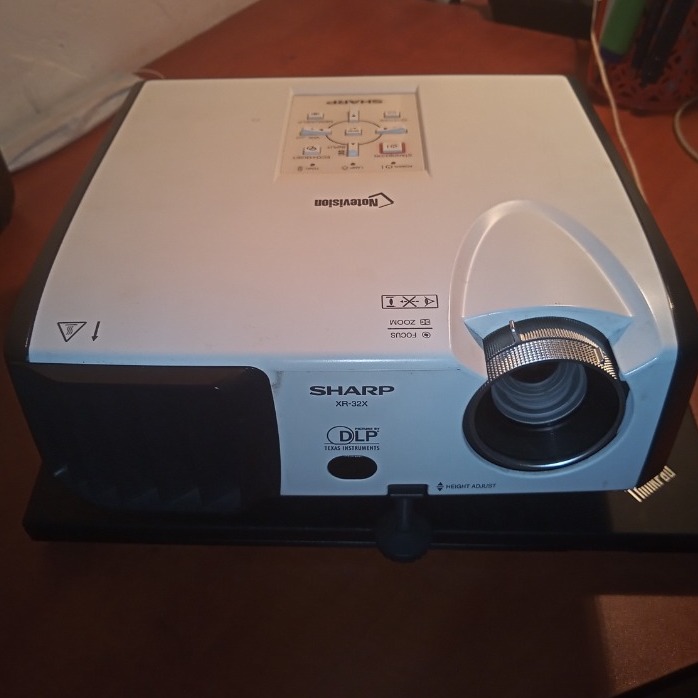 OKAZJA !!! PROJEKTOR DLP SHARP XR32X GWARANCJA Warszawa Kup teraz