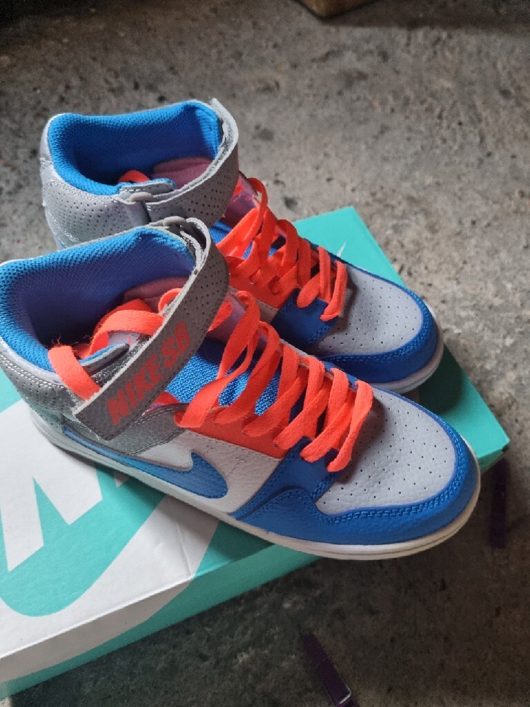nike mogan