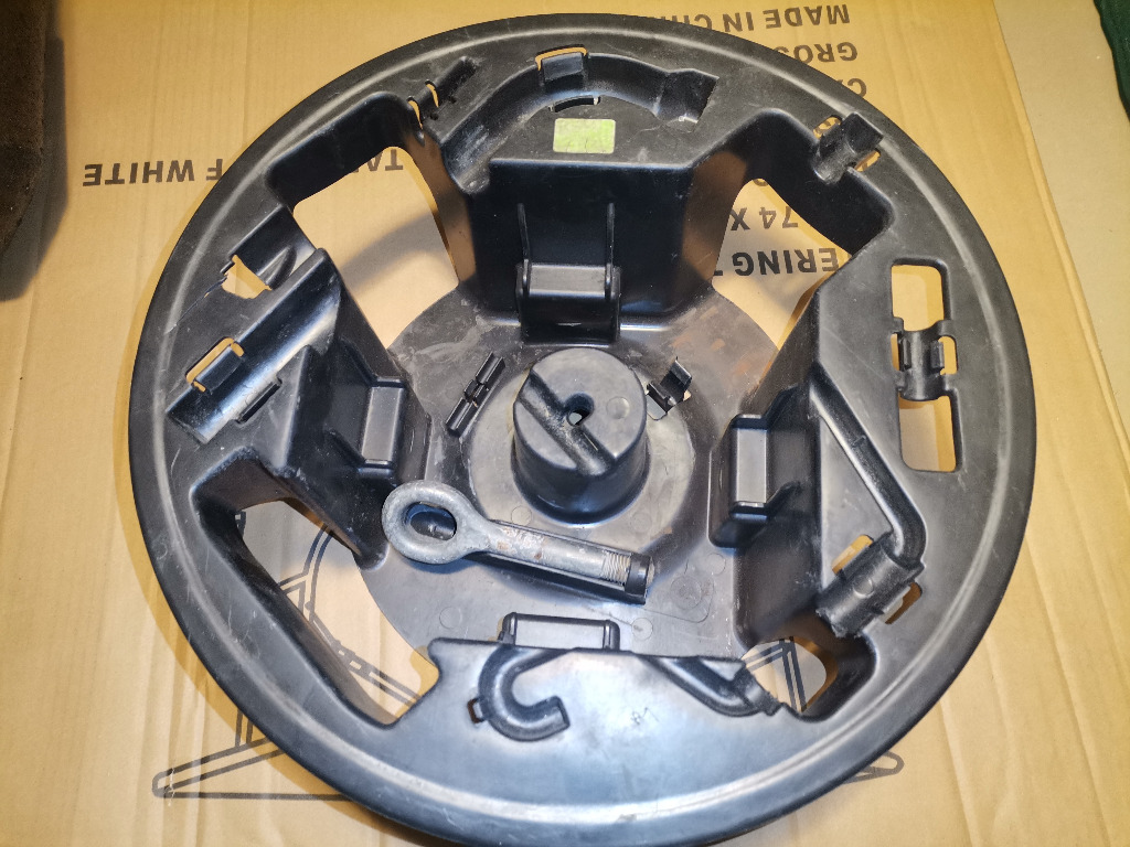ВКЛАДКА КОЛЕСА ЗАПАСНОГО FIAT 46796530 