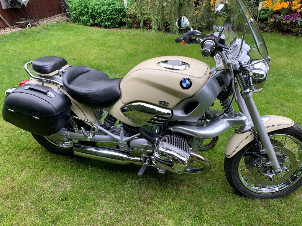 bmw r1200c james bond