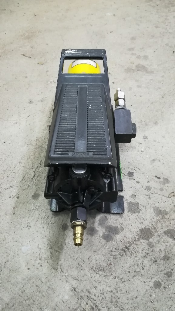 Pompa hydrauliczno pneumatyczna Enerpac Pa 133 WięsławiceParcele